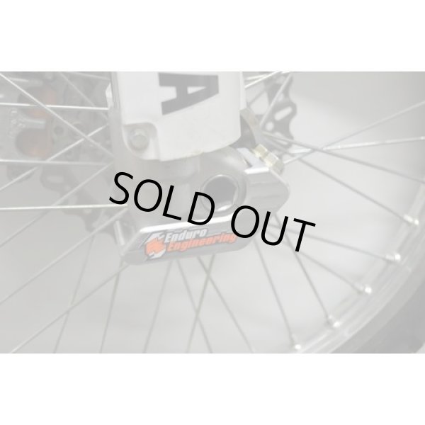 画像2: EE ロワーライトフォークレッグガード【YAMAHA用】 (2)